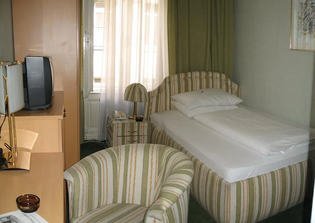 Hotel Schweizerhof Vienna 3*,